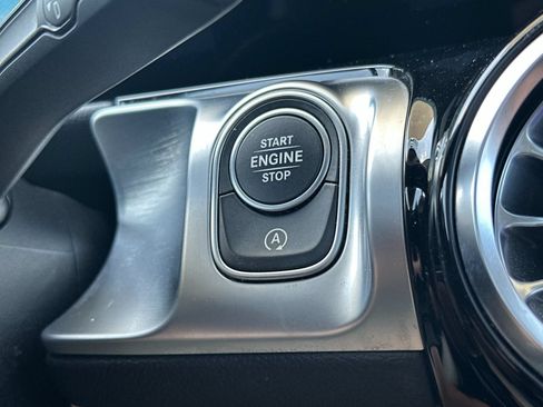 Used 2022 Mercedes-Benz GLB 250 image 24
