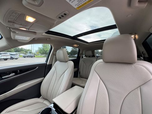 Used 2023 Lincoln Nautilus Reserve AWD/4WD image 10