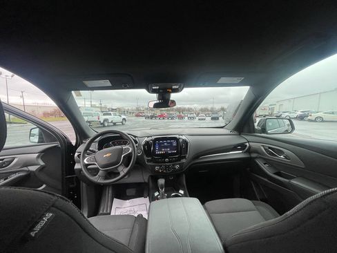 Used 2023 Chevrolet Traverse LT image 19