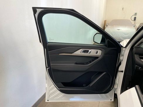 New 2025 Ford Explorer Active w/ Active Comfort Package image 16