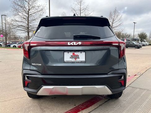 Used 2025 Kia Seltos S image 7
