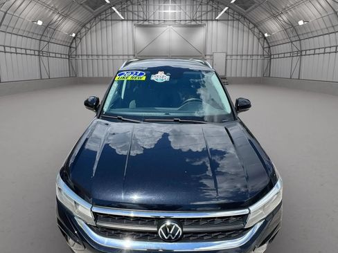 Used 2023 Volkswagen Taos SE FWD image 3