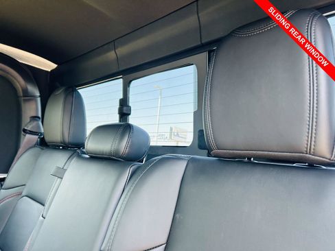 Used 2024 Jeep Gladiator Rubicon AWD/4WD image 13