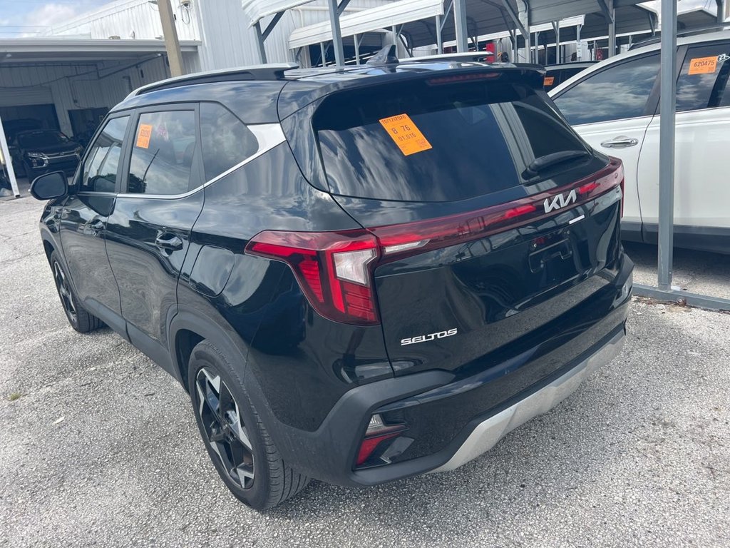 Used 2024 Kia Seltos EX FWD image 4