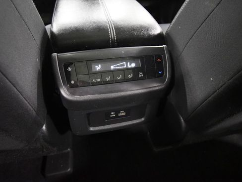 Used 2022 Nissan Pathfinder SV w/ SV Premium Package AWD/4WD image 17