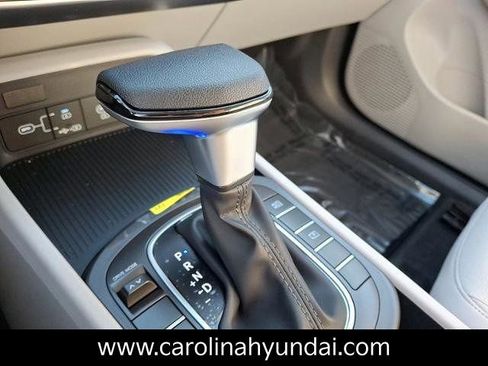 New 2026 Hyundai Kona SE image 7