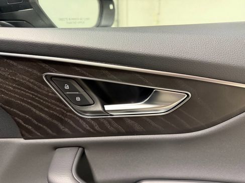 Used 2023 Audi Q8 Premium AWD/4WD image 46