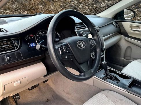 Used 2015 Toyota Camry LE image 11