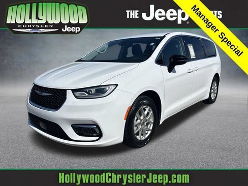 Certified 2024 Chrysler Pacifica Touring-L FWD image 1