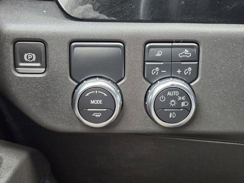 Used 2022 GMC Sierra 1500 SLT RWD image 22