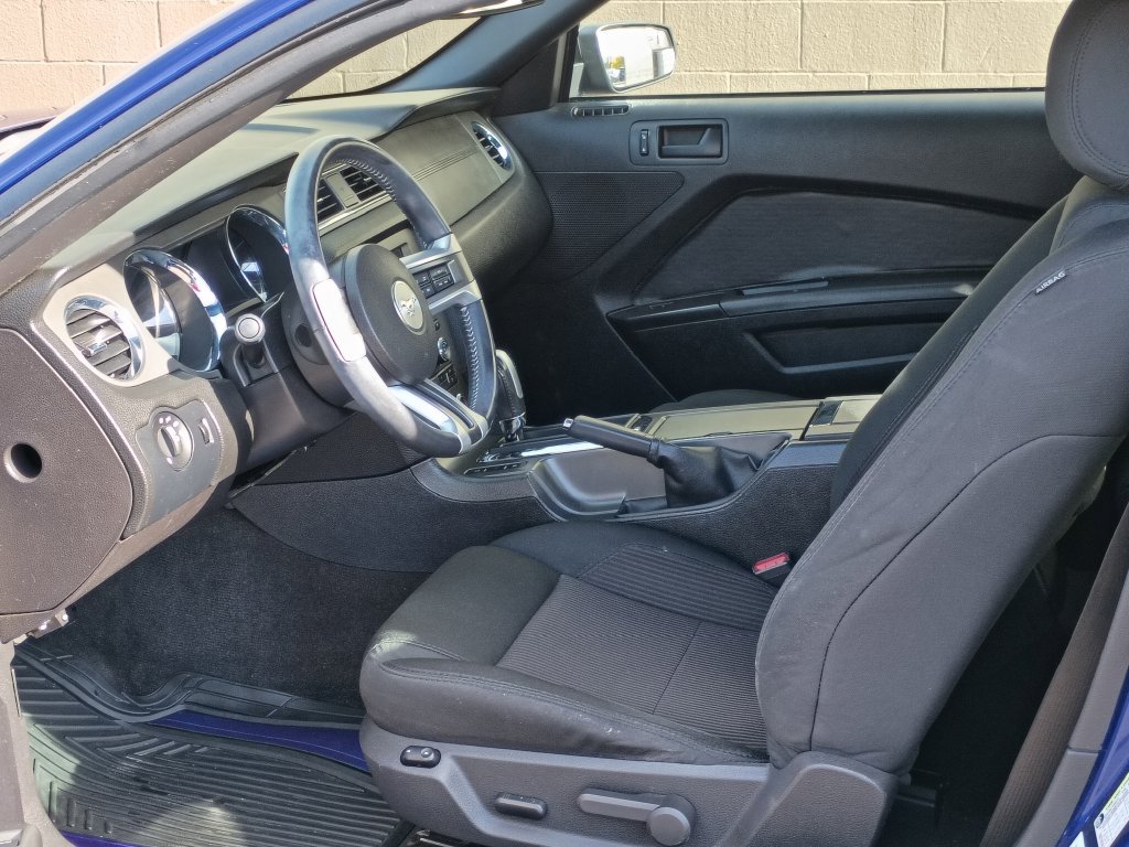 Used 2013 Ford Mustang Convertible RWD image 15