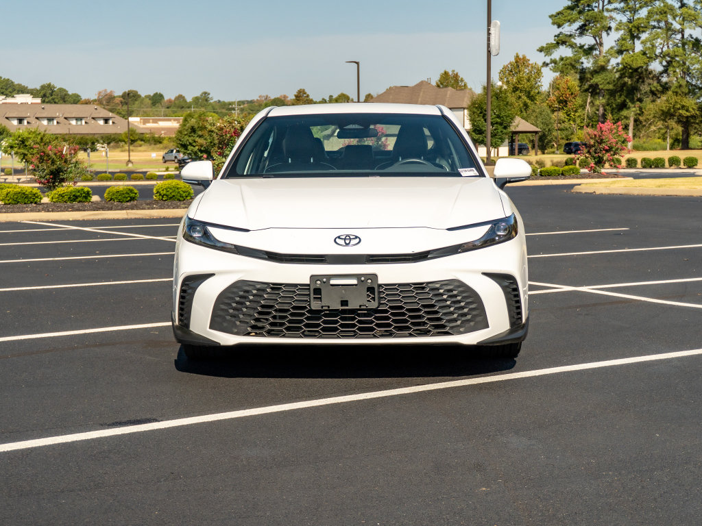 Used 2025 Toyota Camry SE FWD image 32