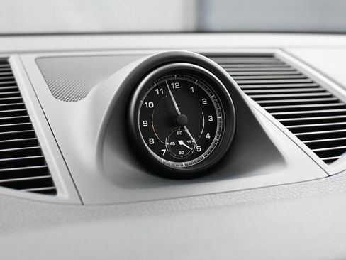 New 2026 Porsche Macan image 19