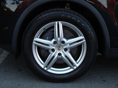 Used 2014 Porsche Cayenne AWD/4WD image 35