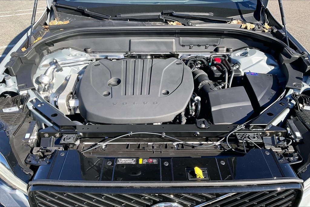 New 2027 Volvo XC60 B5 Core AWD/4WD image 13