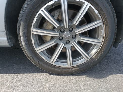 Used 2019 Audi Q7 3.0T Prestige w/ Prestige Package AWD/4WD image 10