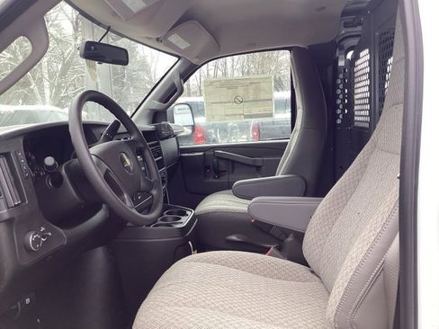 New 2025 Chevrolet Express 2500 Work Van image 21