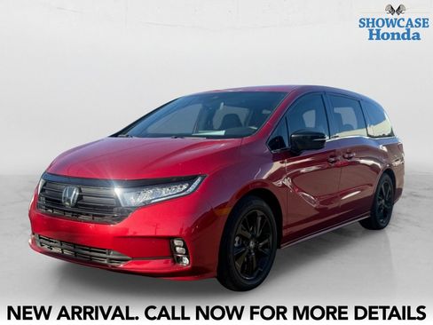 Used 2023 Honda Odyssey Sport image 2
