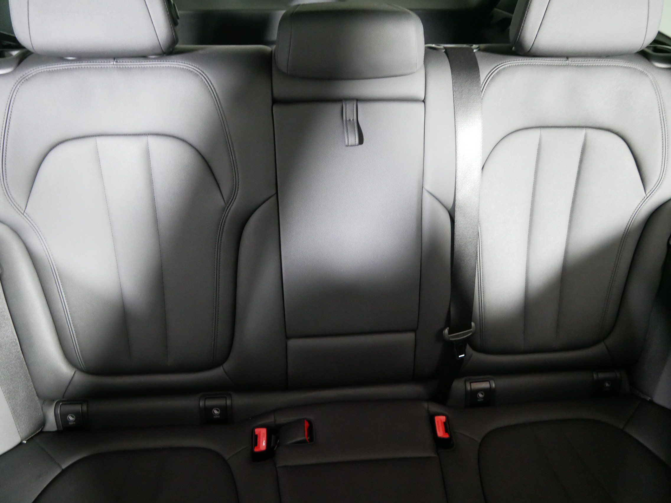 Used 2022 BMW X5 xDrive40i w/ Premium Package AWD/4WD image 13