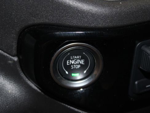 Used 2025 GMC Sierra 1500 SLT AWD/4WD image 40