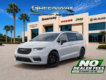 New 2026 Chrysler Pacifica Limited w/ S Appearance Package