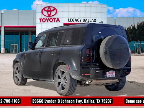 Used 2023 Land Rover Defender 110 X-Dynamic SE image 7