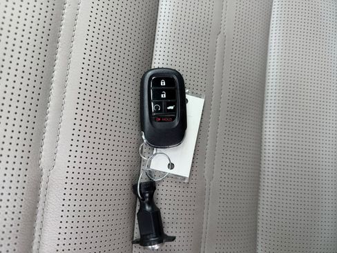 Used 2023 Honda CR-V EX-L image 10