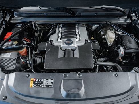 Used 2018 Cadillac Escalade ESV Platinum image 17