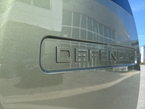 Used 2025 Land Rover Defender 110 S image 19