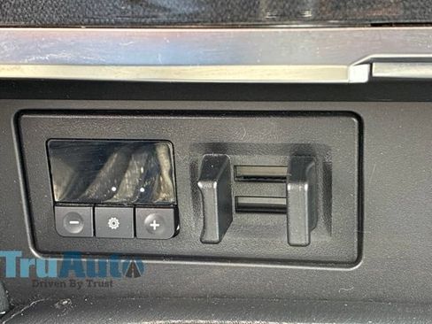 Used 2024 Nissan Armada SV AWD/4WD image 34