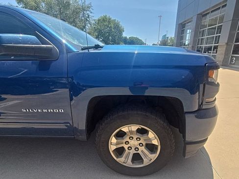 Used 2018 Chevrolet Silverado 1500 LT w/ All Star Edition AWD/4WD image 18