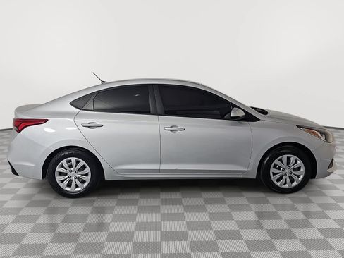 Used 2022 Hyundai Accent SE FWD image 9