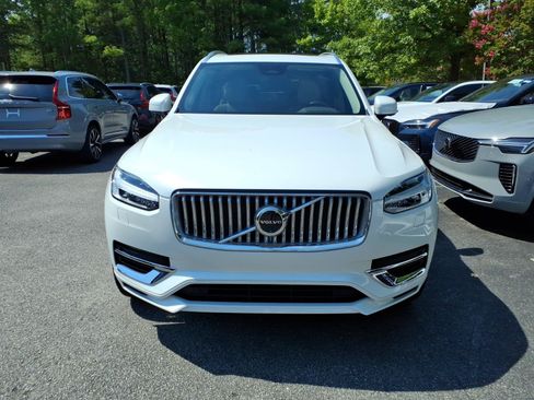 Used 2025 Volvo XC90 T8 Plus w/ Protection Package AWD/4WD image 9