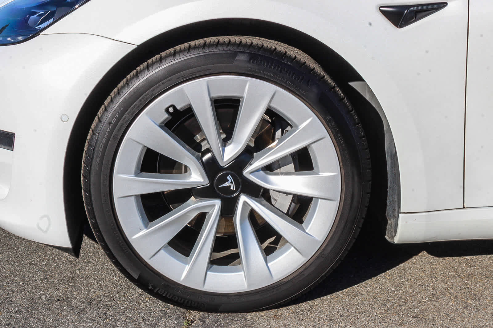 Used 2022 Tesla Model 3 Long Range AWD/4WD image 9