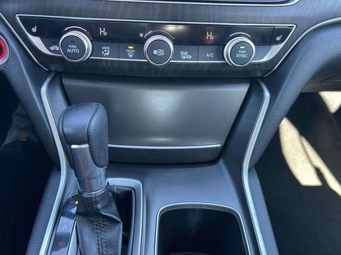 Used 2019 Honda Accord EX image 25