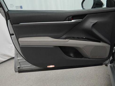 Used 2023 Toyota Camry XLE image 38