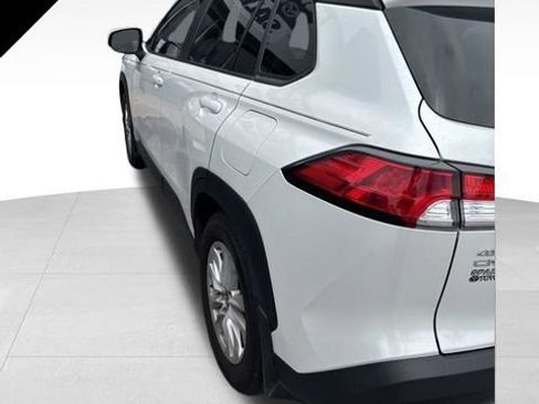 Used 2023 Toyota Corolla Cross LE FWD image 1