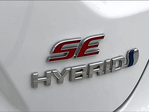 Used 2024 Toyota Corolla SE image 9