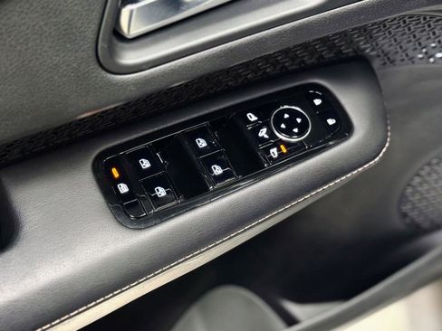 Used 2024 Nissan Ariya AWD image 13