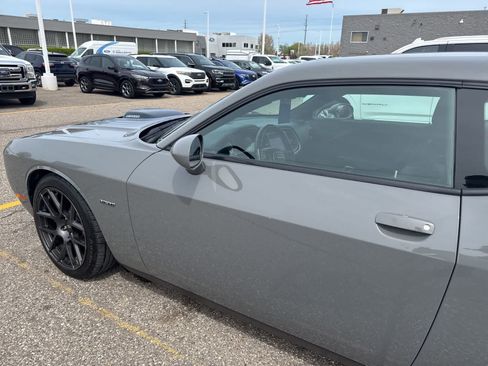 Used 2018 Dodge Challenger R/T RWD image 20