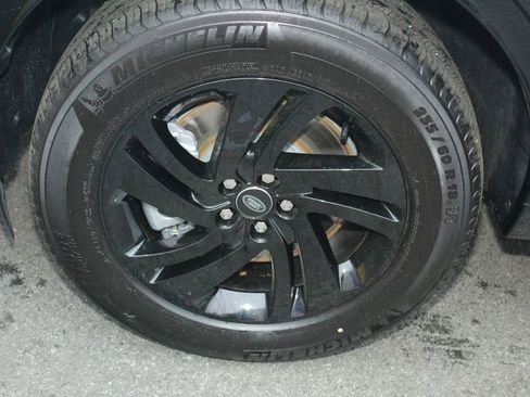 New 2026 Land Rover Discovery Sport Landmark AWD/4WD image 9