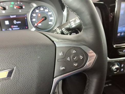 Used 2023 Chevrolet Traverse LT image 17