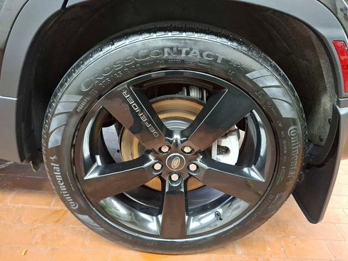 Used 2023 Land Rover Defender 130 SE image 7