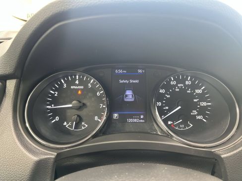Used 2018 Nissan Rogue SV AWD/4WD image 15