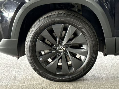 Certified 2024 Volkswagen Taos S FWD image 11