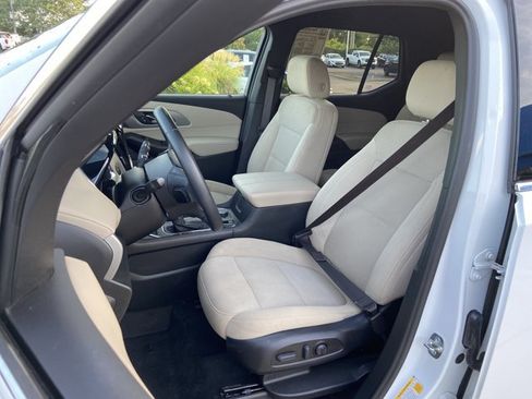 Used 2023 Chevrolet Traverse LT w/ LPO, Cargo Package AWD/4WD image 16