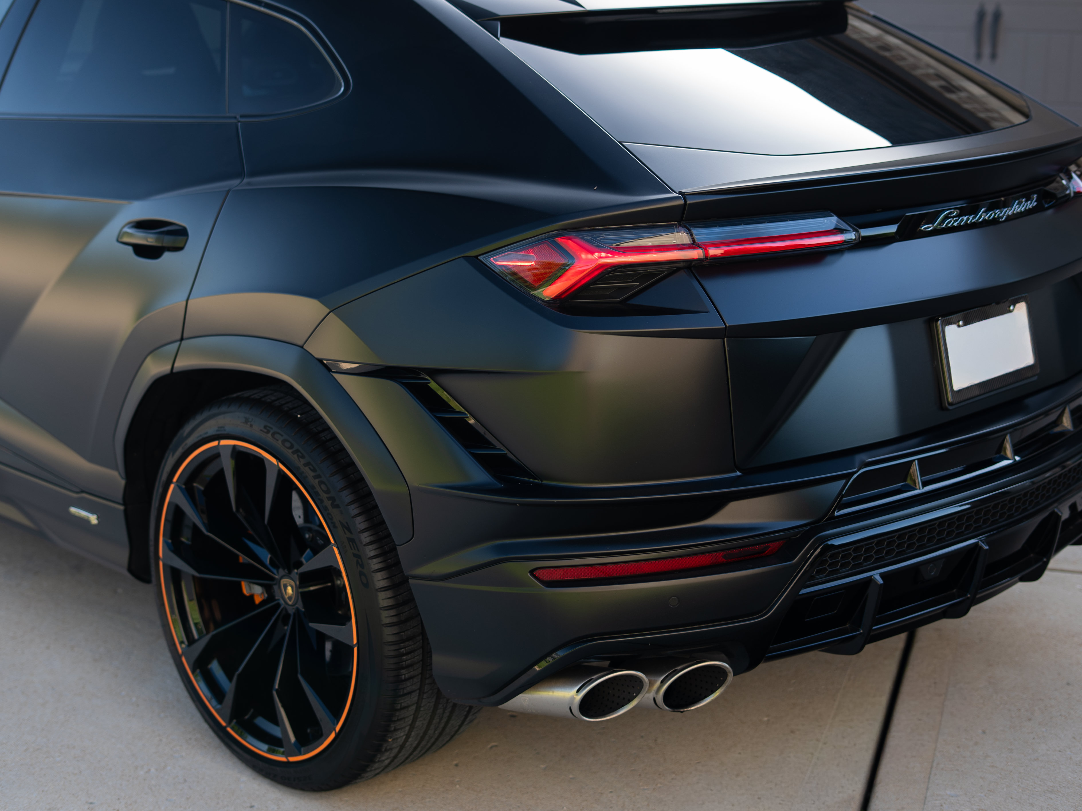 Used 2024 Lamborghini Urus S AWD/4WD image 9