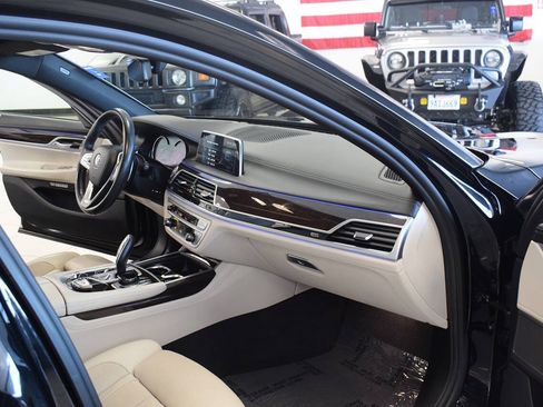 Used 2017 BMW 740i RWD image 47