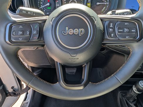 Used 2024 Jeep Wrangler Unlimited AWD/4WD image 25