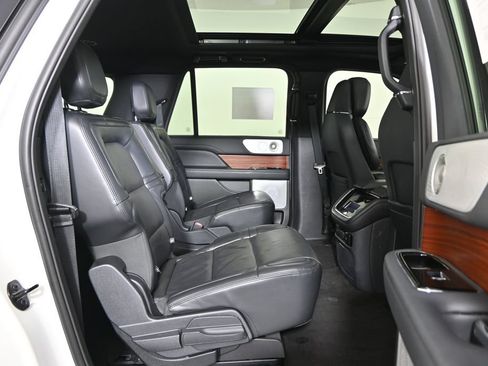 Used 2024 Lincoln Navigator L Reserve w/ Equipment Group 201A AWD/4WD image 15